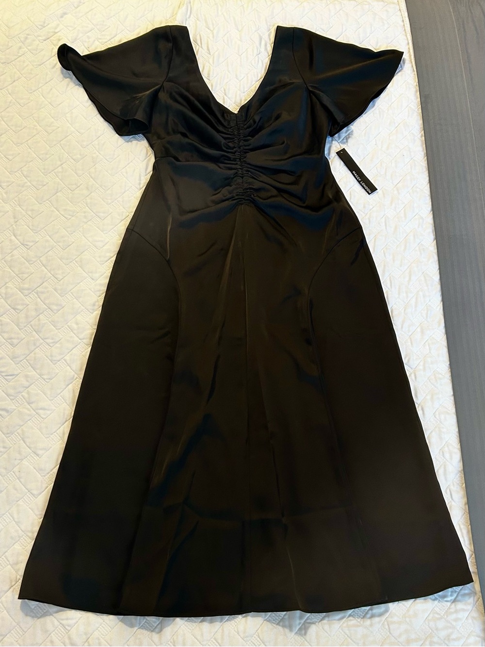 Maggy London Black Ruched V-Neck Midi Dress